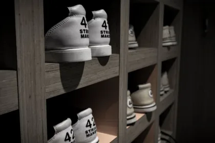 découvrez notre guide complet sur la taille des chaussures, avec des conseils pour choisir la taille parfaite et des informations sur les différents systèmes de mesure. trouvez le confort et le style adaptés à vos pieds.