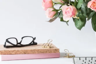 découvrez notre collection d'accessoires minimalistes, alliant élégance et simplicité. parfaits pour rehausser votre style sans en faire trop, ces articles sont conçus pour s'intégrer facilement à votre quotidien tout en ajoutant une touche chic et moderne.