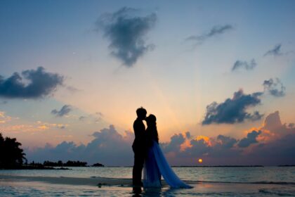 découvrez des idées incontournables pour votre lune de miel, des destinations romantiques aux activités inoubliables, pour une célébration parfaite de votre amour.