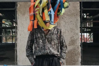 découvrez notre collection de ceintures élégantes et variées, parfaites pour compléter votre tenue en toute occasion. trouvez le style qui vous correspond et ajoutez une touche de sophistication à votre look.