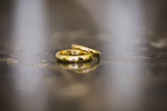 découvrez notre collection de bijoux minimalistes, alliant élégance et simplicité. chaque pièce est conçue pour mettre en valeur votre style unique tout en restant discrète et raffinée. parfait pour un look quotidien ou une occasion spéciale.