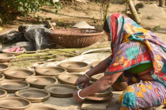 découvrez l'artisanat local et soutenez les artisans passionnés de votre région. explorez une variété de créations uniques et authentiques, allant des produits faits main aux services sur mesure. valorisez le savoir-faire local !