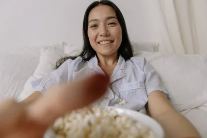 découvrez les caractéristiques du narcissisme, un trait de personnalité complexe qui impacte les relations interpersonnelles. apprenez à identifier les comportements narcissiques et explorez des conseils pour naviguer dans des interactions avec des individus narcissiques.