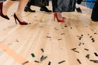 découvrez notre sélection de talons à bouts carrés, alliant confort et élégance pour un look moderne et raffiné en toutes occasions.