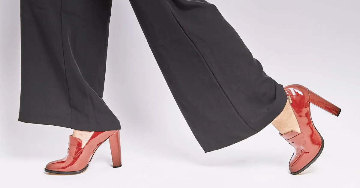 découvrez notre collection d’escarpins à talons blocs : élégance, confort et stabilité pour toutes vos occasions. parfaits pour le bureau ou une soirée, ils s’adaptent à tous les styles.