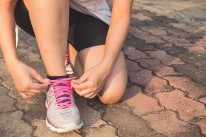 découvrez notre service de teinture de chaussures pour donner une nouvelle vie à vos souliers préférés avec des couleurs vibrantes et durables.