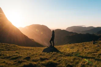 découvrez les bienfaits de la randonnée, explorez des sentiers magnifiques et profitez de la nature pour une expérience inoubliable en plein air.
