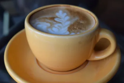 découvrez tout sur le café : ses origines, ses saveurs, ses bienfaits et les meilleures méthodes de préparation pour les amateurs de cette boisson incontournable.