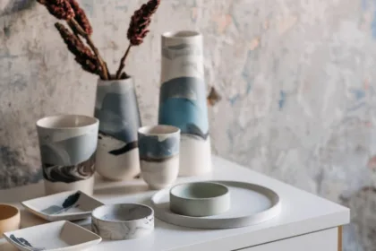 découvrez jesmonite, un matériau composite innovant, léger et polyvalent, idéal pour les projets artistiques, l'architecture et les créations design.