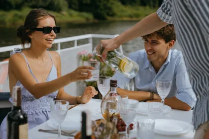 découvrez la micro infusion faciale, une technique innovante pour revitaliser votre peau en profondeur, améliorer son éclat et réduire les signes du vieillissement.