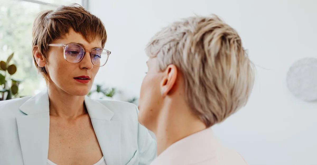 découvrez nos idées de coupes courtes modernes pour femmes, élégantes et tendance, parfaites pour un look frais et dynamique.