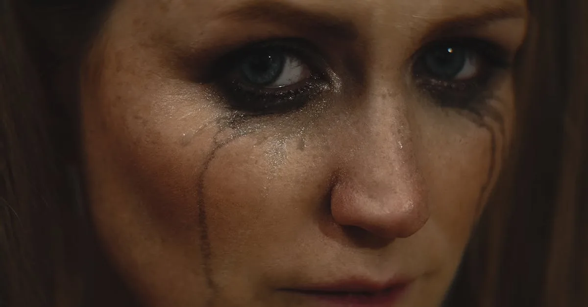 découvrez les réactions typiques des narcissiques, comment les reconnaître et gérer leurs comportements au quotidien.