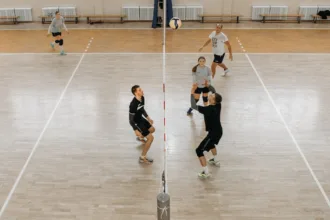 découvrez tout sur le volleyball : règles, techniques, conseils et actualités pour améliorer votre jeu et suivre vos équipes préférées.