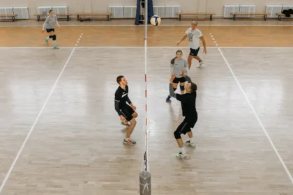 découvrez tout sur le volleyball : règles, techniques, conseils et actualités pour améliorer votre jeu et suivre vos équipes préférées.