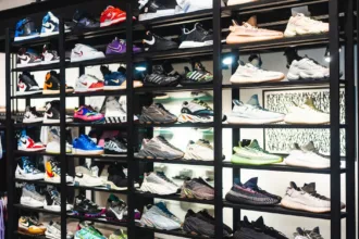 découvrez le concept store adidas, une expérience unique alliant innovation, style et performance avec les dernières collections de la marque emblématique.