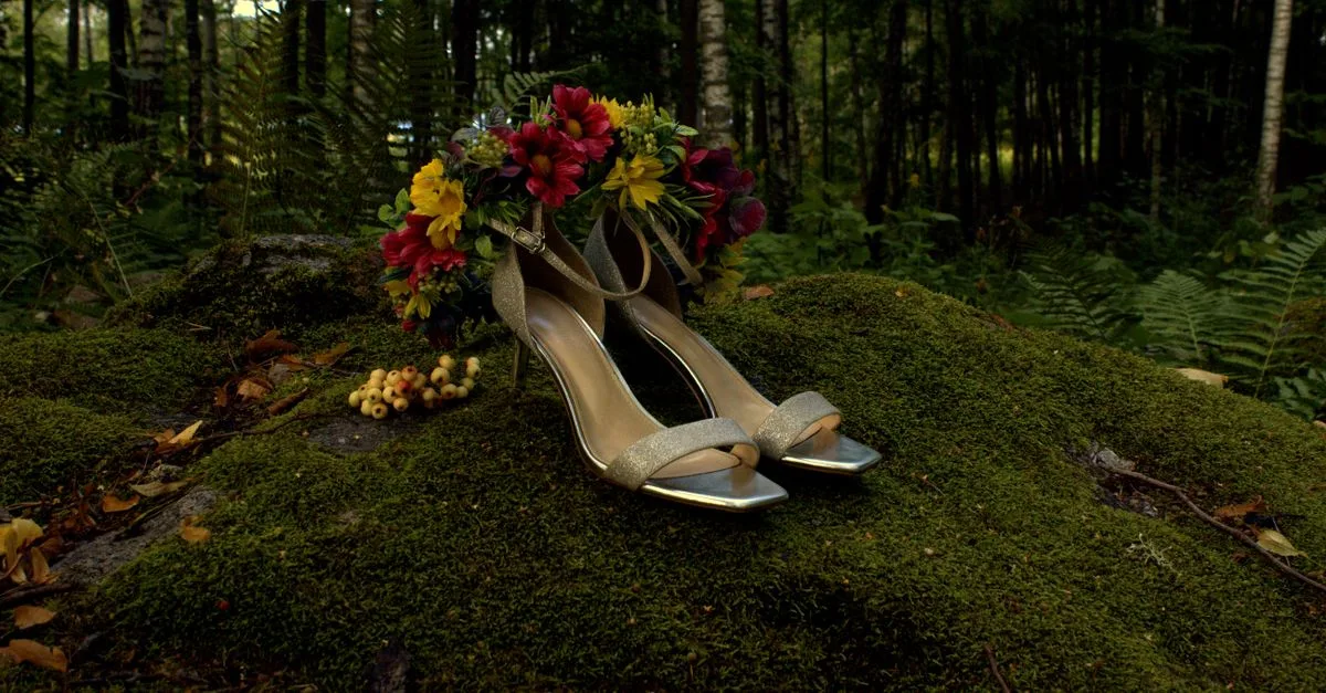 découvrez notre sélection de talons de mariage confortables alliant élégance et bien-être pour danser toute la nuit avec style.