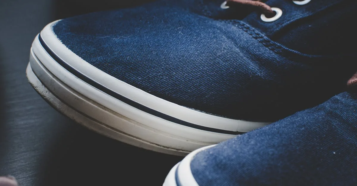 découvrez des astuces efficaces pour assouplir vos chaussures et améliorer votre confort au quotidien.