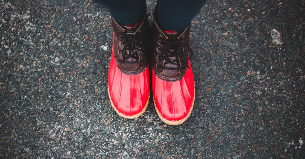 découvrez notre collection de bottes large mollet alliant confort et style, spécialement conçues pour épouser parfaitement les jambes plus larges.