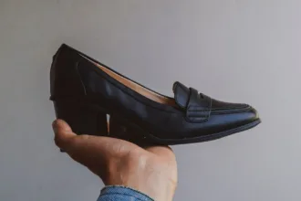 découvrez nos mocassins pour femmes alliant confort et élégance, parfaits pour un style décontracté tout au long de la journée.