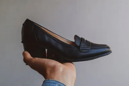 découvrez nos mocassins pour femmes alliant confort et élégance, parfaits pour un style décontracté tout au long de la journée.