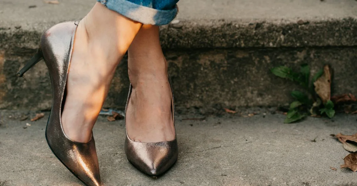 découvrez notre sélection de chaussures pour femmes conçues spécialement pour les pieds qui transpirent, alliant confort, respirabilité et style.