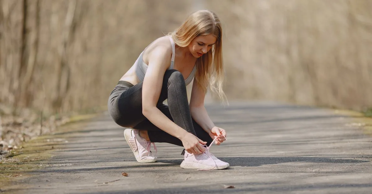 découvrez nos baskets pour femmes qui affinant visuellement les jambes, alliant style et confort pour un look élégant au quotidien.