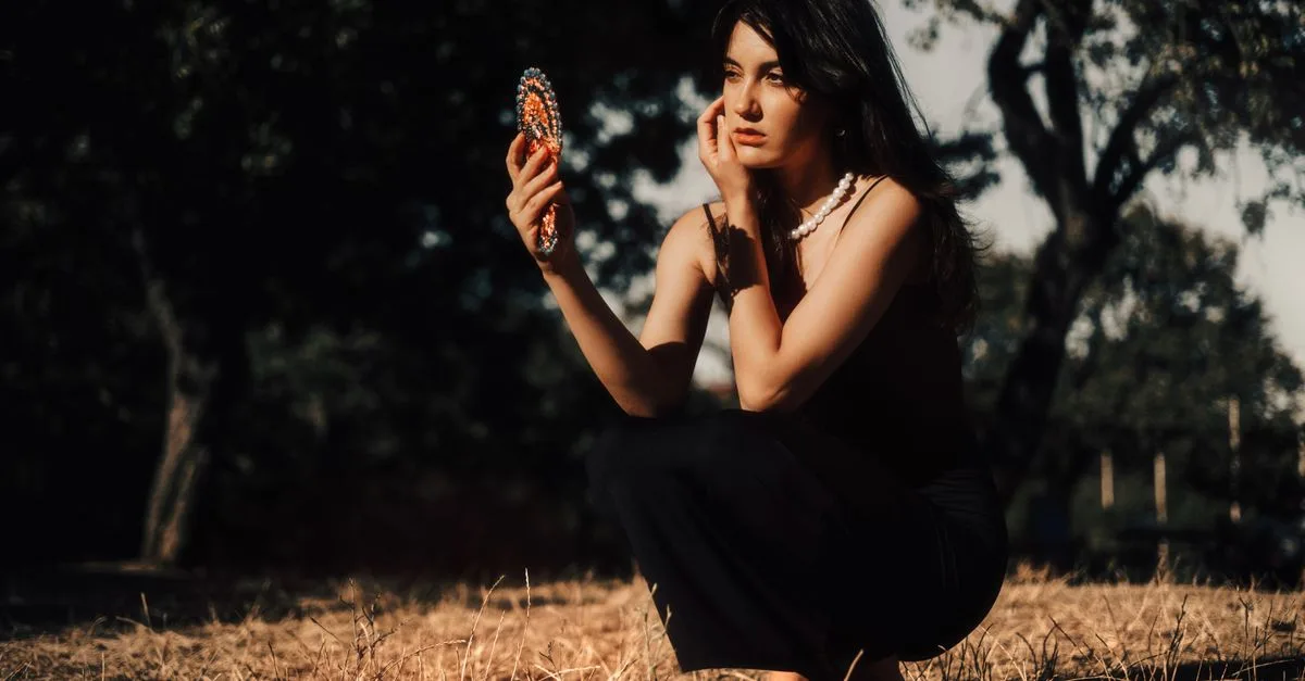 découvrez la signification des heures miroir et leur influence sur votre vie. interprétez les messages cachés derrière ces synchronicités temporelles.