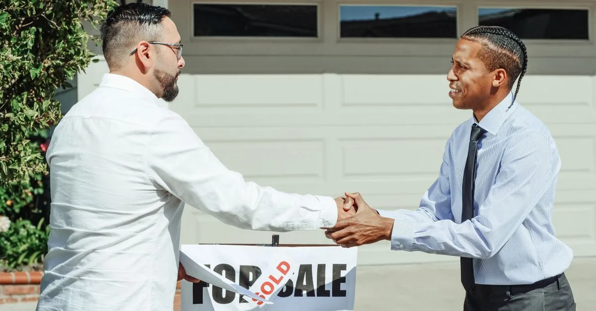 découvrez des techniques efficaces pour convaincre et persuader les acheteurs immobiliers, afin de faciliter vos ventes et conclure des transactions avec succès.